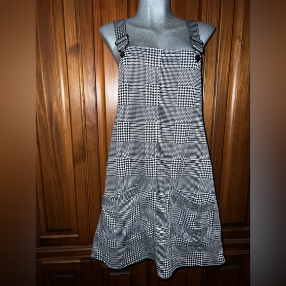 Overalls - Picture 2 of 7